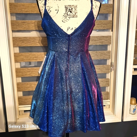 Juniors' Glitter-Knit  Skater Party Dress - Picture 4 of 13